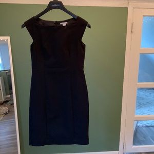 H&M Size 8 Black Business Casual Dress. Rarely worn-great condition.